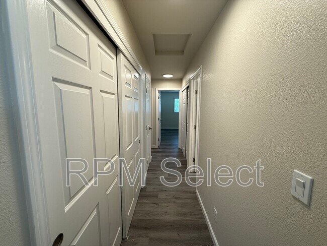 Building Photo - 1238 Woodfield Ave