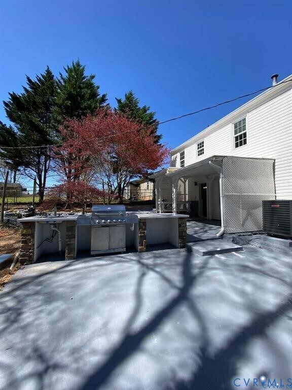 Building Photo - 746 St John Saint