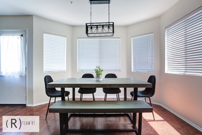 Building Photo - A Bright and Cozy Home with 3 Bedroom and 2 Bathroom with a Loft