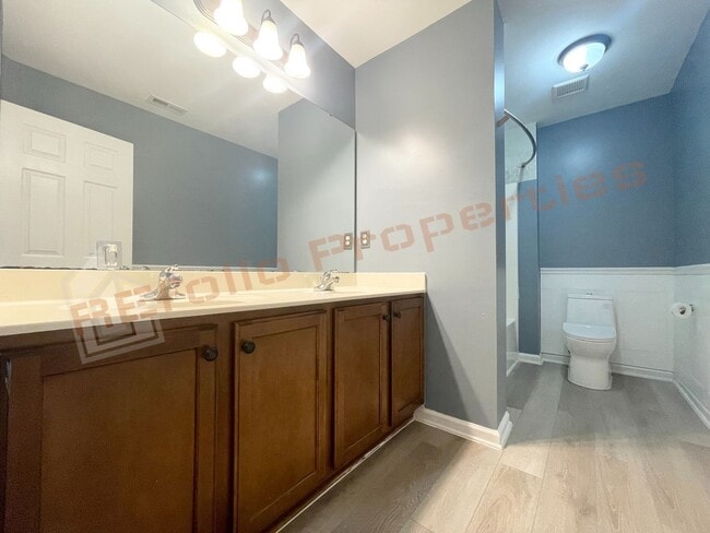 Building Photo - 1304 Cozart St