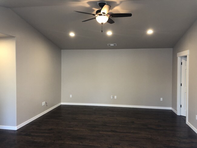 Master - 132 SW Jenn Way