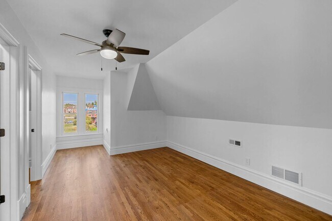 Building Photo - HISTORIC THREE LEVEL 19TH CENTURY THREE LEVEL 4 BED, 3.5 BATH HOME