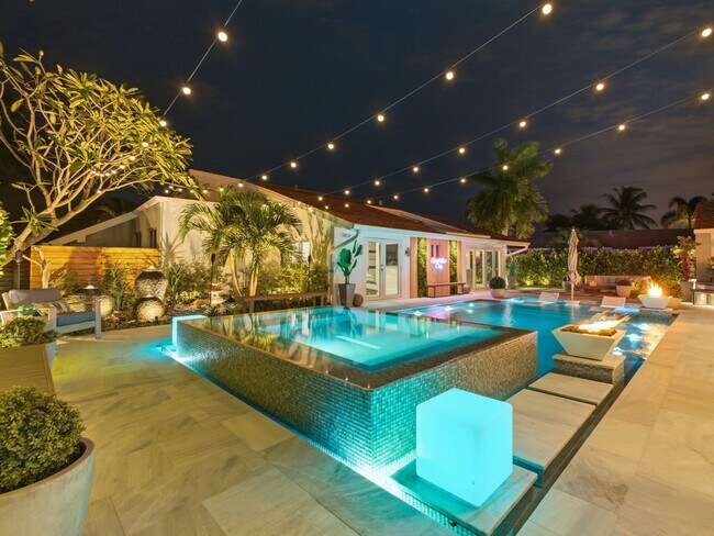 Building Photo - 2210 NE 3rd Ave