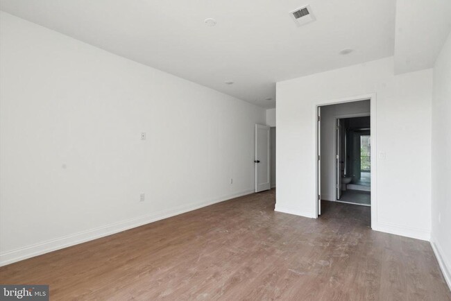 Building Photo - 1614 Ridge Ave