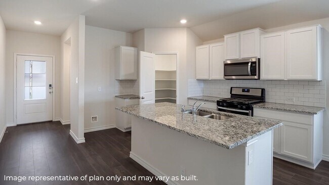 Building Photo - 3831 Turnpike Dr