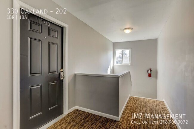 Building Photo - 330 Oakland-202