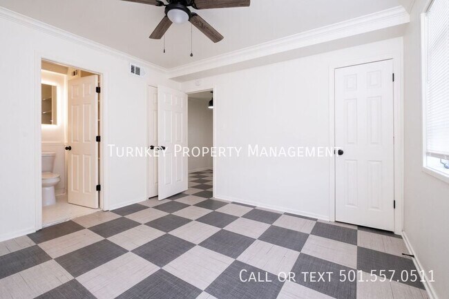 Building Photo - 623 Sherman St