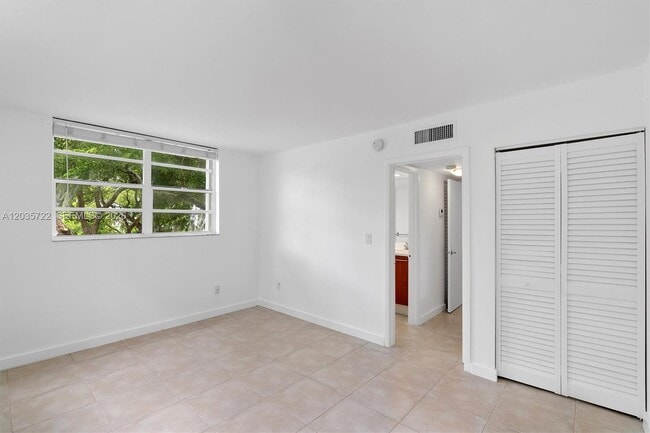 Building Photo - 750 NE 64th St