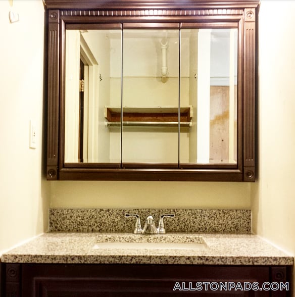 Building Photo - 1110 Commonwealth Ave