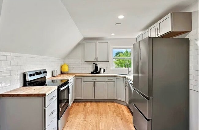 Building Photo - 65 Kimball Ave