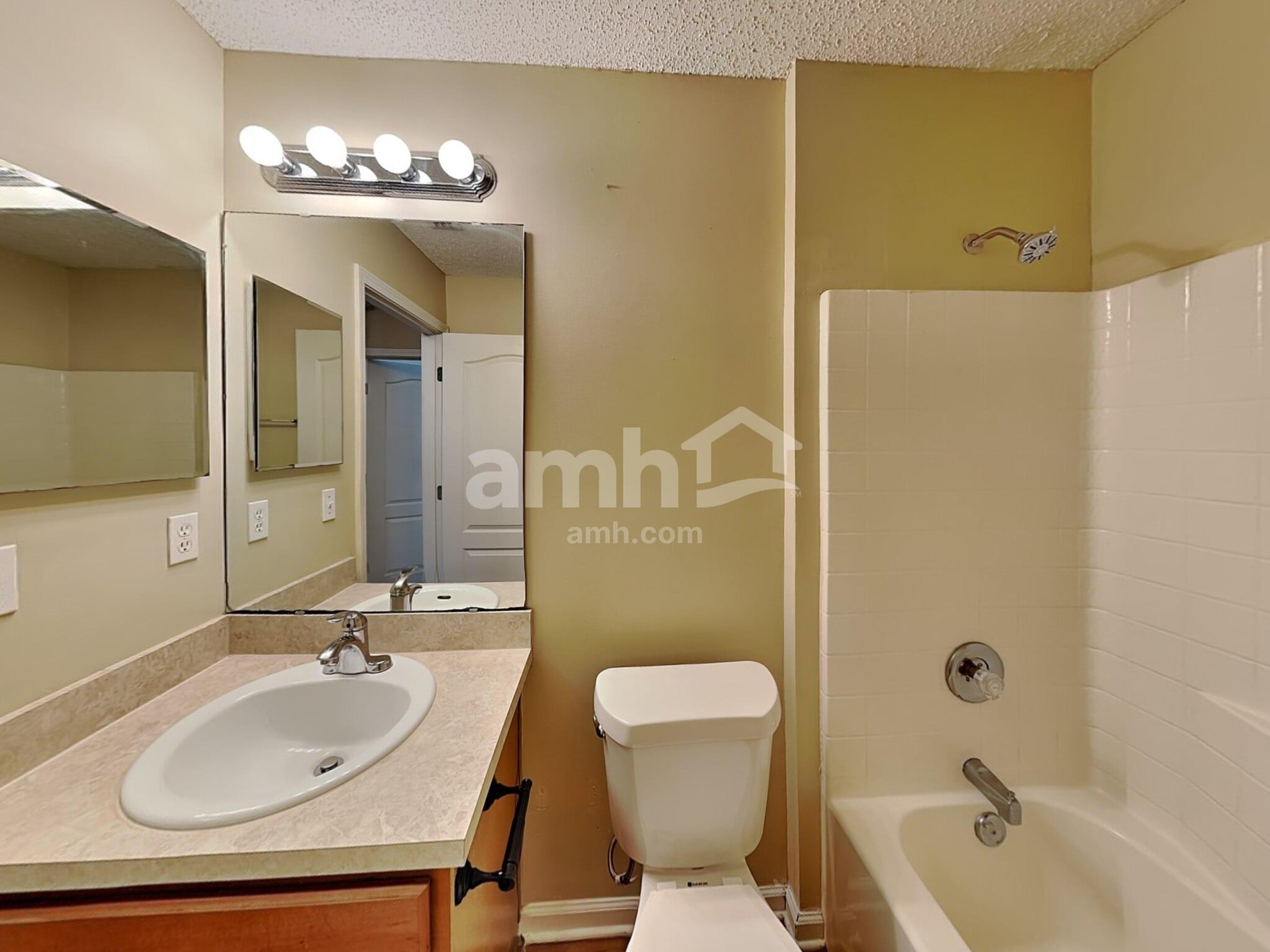 Building Photo - 6685 Southern Oaks Dr