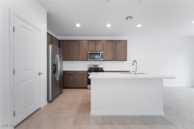 Building Photo - 8124 Beebrush Ct