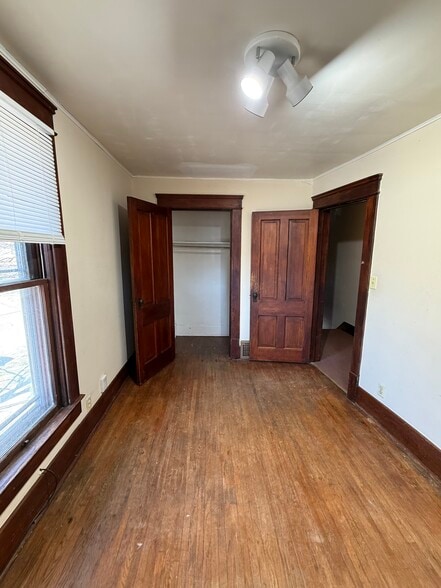 Building Photo - 315 N 10th St