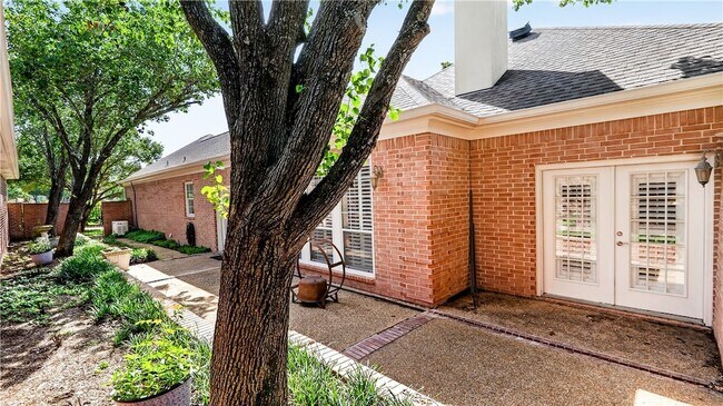 Building Photo - 4728 Stonebriar Cir