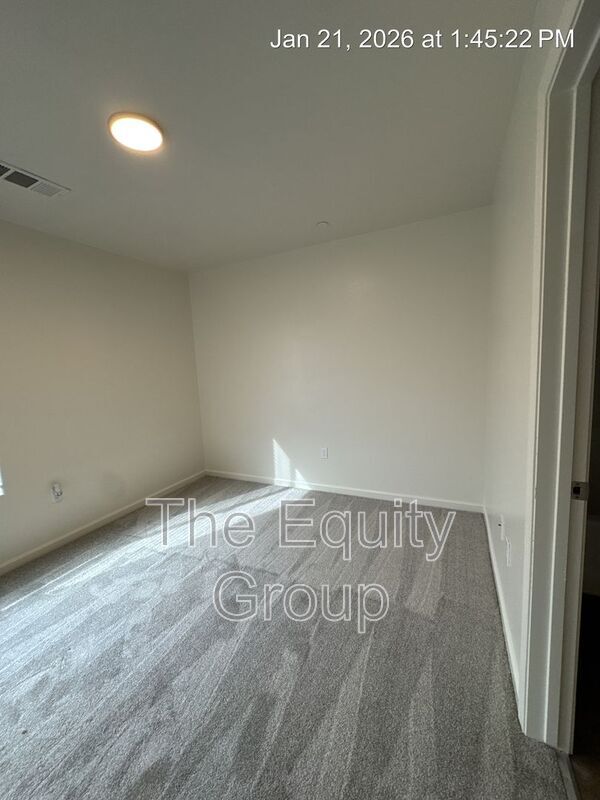 Building Photo - 414 S Summit St