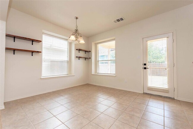 Building Photo - 10502 Wylie Dr