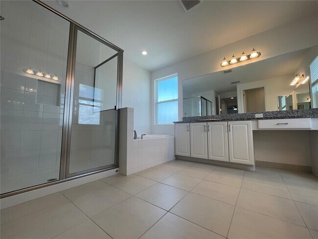 Building Photo - 3072 Hollow Hickory Pl