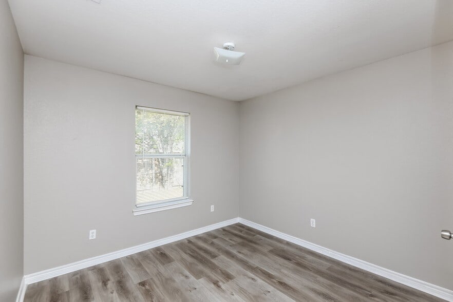 Building Photo - 409 Partridge Cir