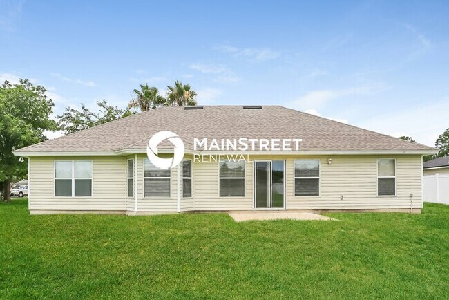 Building Photo - 4 Bedroom Pet-Friendly Home in YULEE, FL with Main Street Renewal