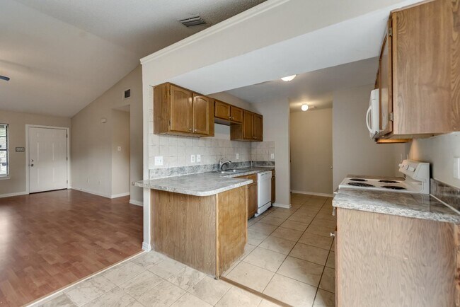 Building Photo - 1814 Sage Dr