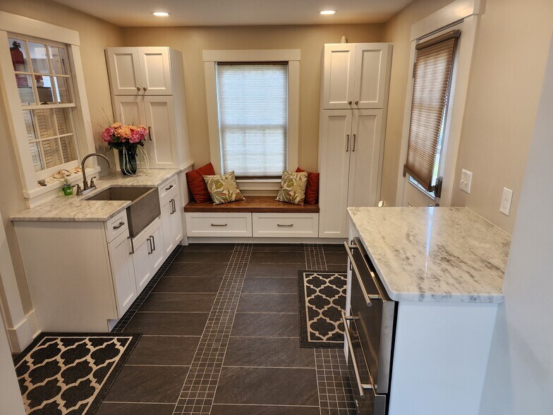 Mudroom - 211 Elm St