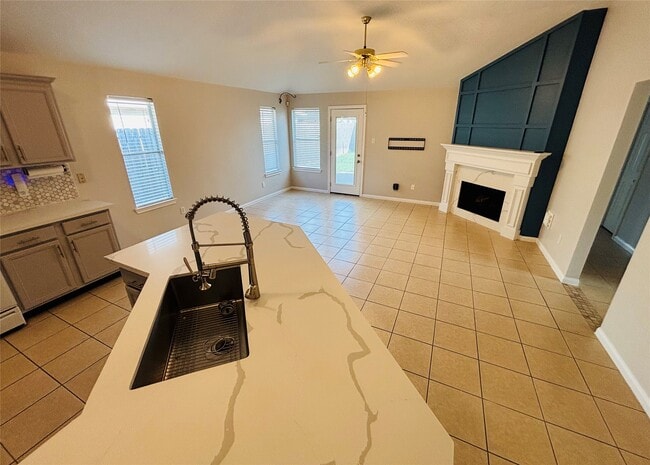 Building Photo - 17227 Lilac Vale Ct