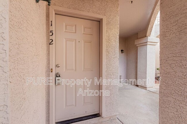 Building Photo - 9151 W Greenway Rd