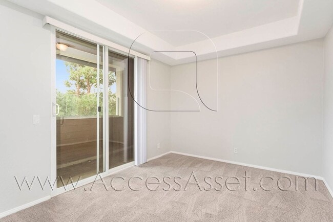 Building Photo - Beautiful 3 Bed/3.5 Bath Condo In Tustin!