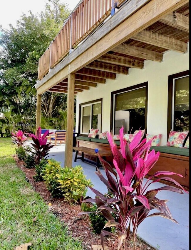 Building Photo - 4311 SW 31st Dr