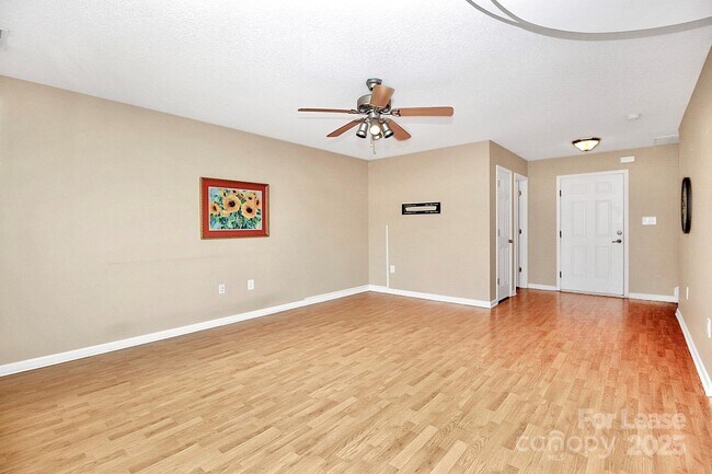 Building Photo - 7115 Simbrah Way