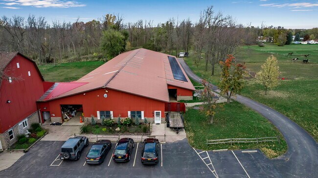 Building Photo - 5938 Newhouse Rd