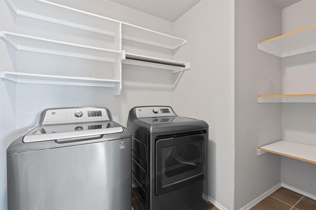 Building Photo - 6224 Aviara Dr