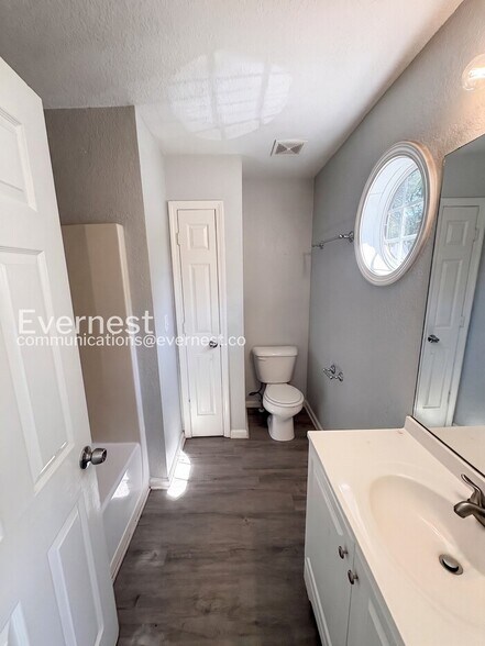 Building Photo - 7130 Brookview Way