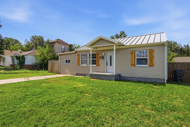 Building Photo - 549 E Ercoupe Dr