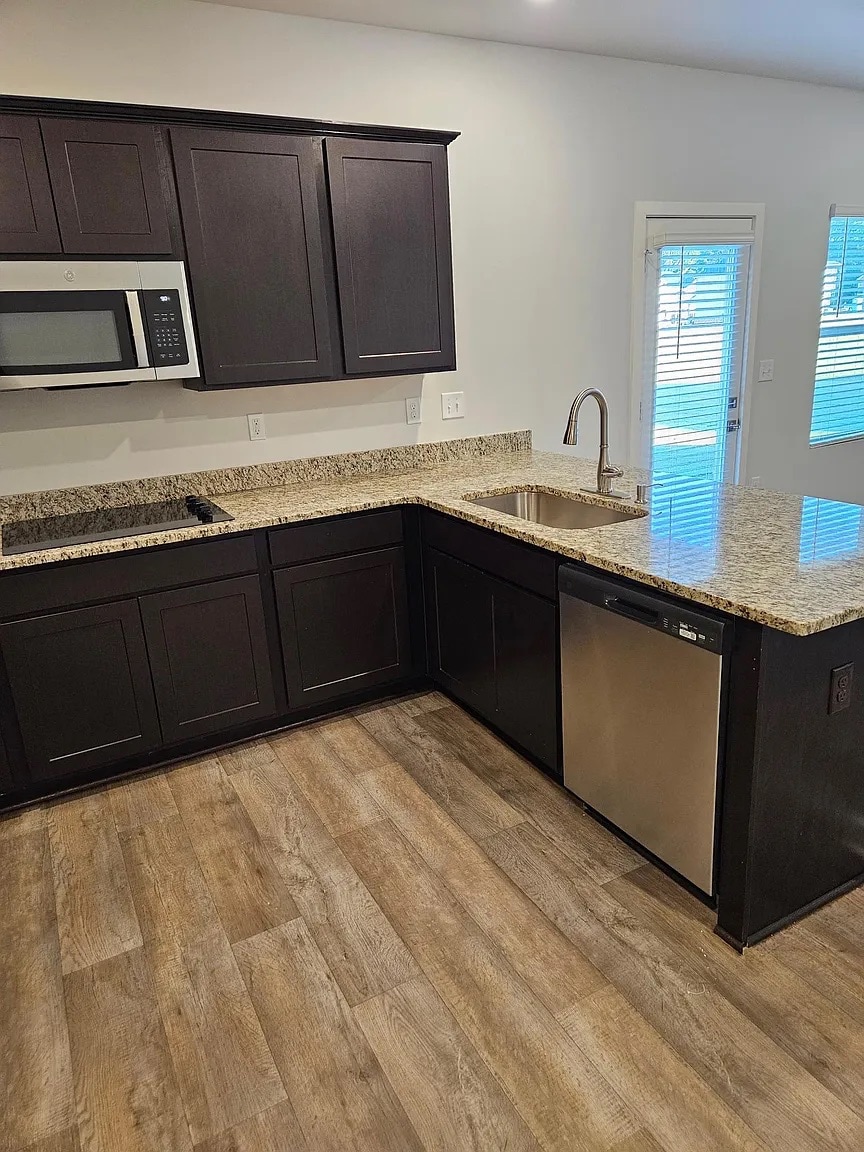 Building Photo - Room in House on Hibiscus Wy