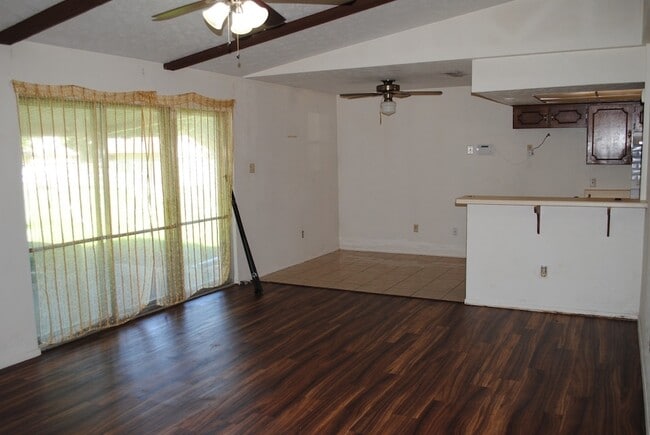 Building Photo - 2321 Suffolk Ln