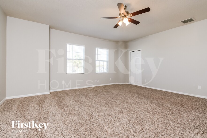 Building Photo - 2501 Isabela Terrace