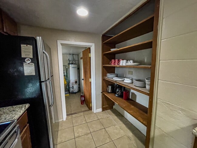 Building Photo - Arnold House