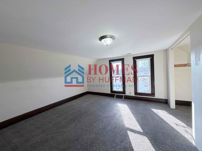 Building Photo - Three Bedroom House | Now Available