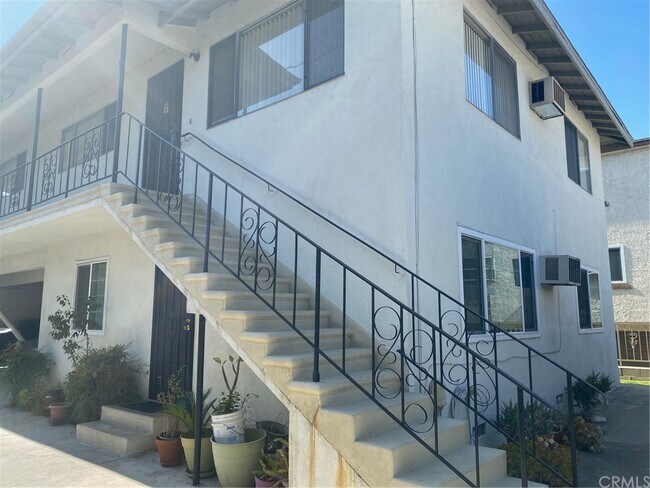 Building Photo - 415 N 2nd St