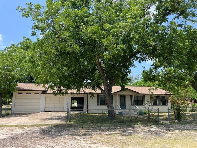Primary Photo - 899B Harper Rd