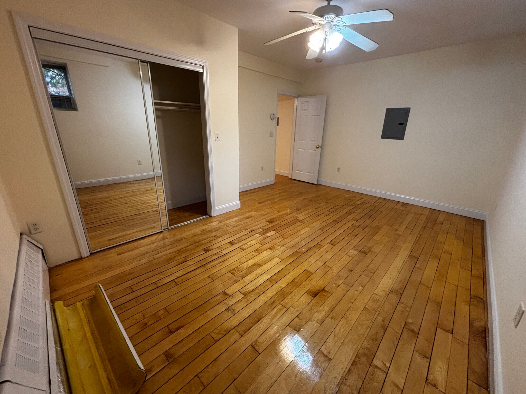 Building Photo - 15 Fairbanks St