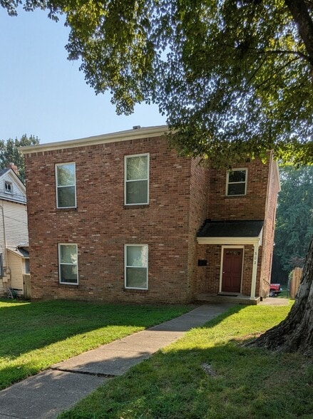 Primary Photo - 302 Crescent Ct
