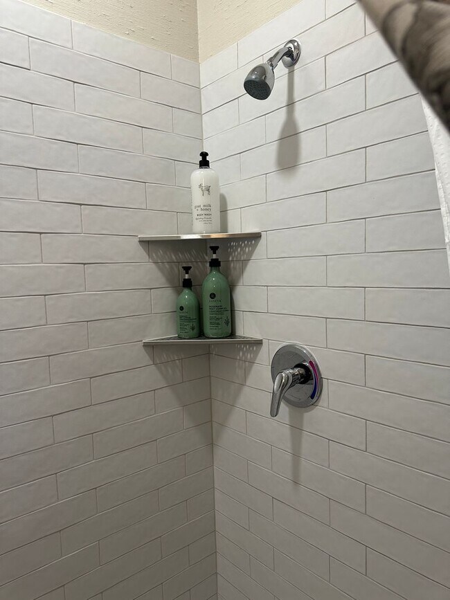 Building Photo - Cottage on Elm Creek;  fully furnished, all bills paid!