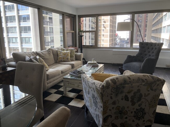 Building Photo - One bedroom Apt in Gold Coast