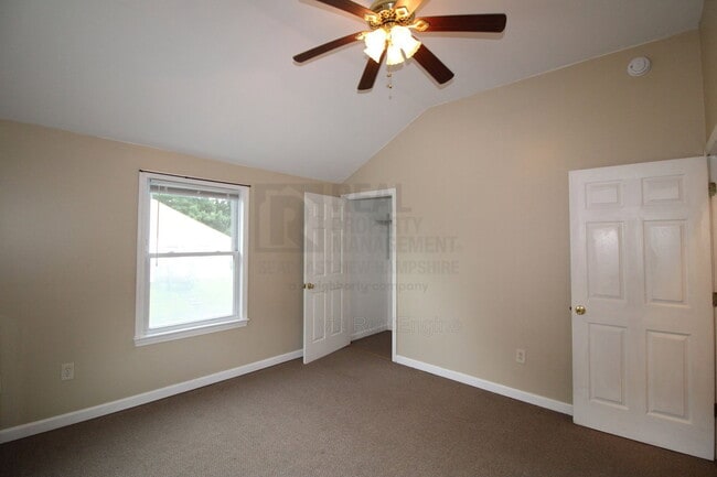Building Photo - 4 Bicknell St