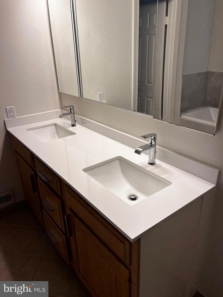 Building Photo - 10207 Sundance Ct