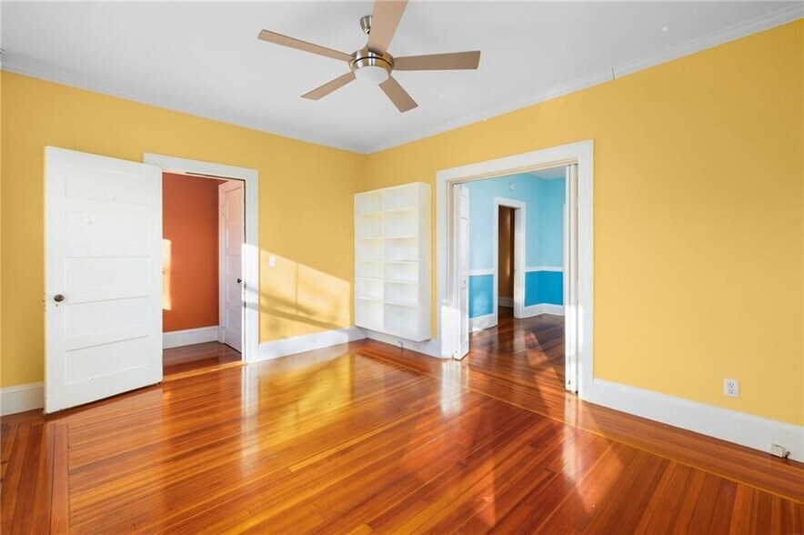 Building Photo - 73 Bayside Ave