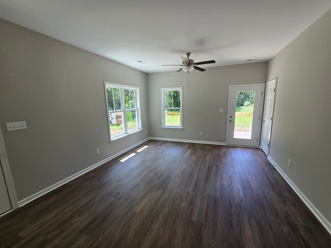 Building Photo - 814 Jackson Dr