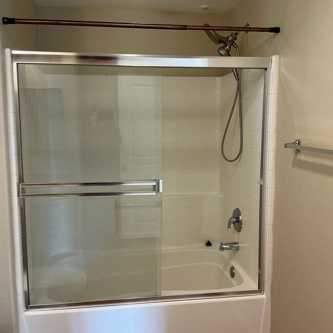 Building Photo - For Lease ~ 1 Bedroom 1 Bath 4th Floor Watermarke Condo in Irvine